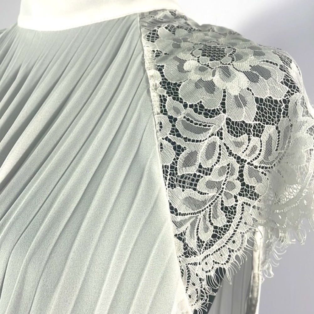White, Banana Republic, pleaded,lace Medium, Top, Swing top, Trapeze - Picture 7 of 10